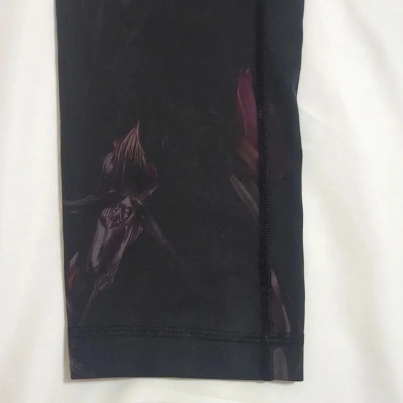 Lululemon Wunder Under Crop, Color Midnight Iris Multi / Black Size 4 - Picture 7 of 16